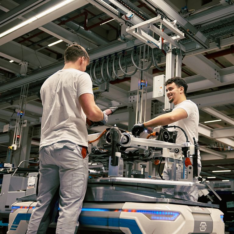 Werknemers in de fabriek van Audi Brussels